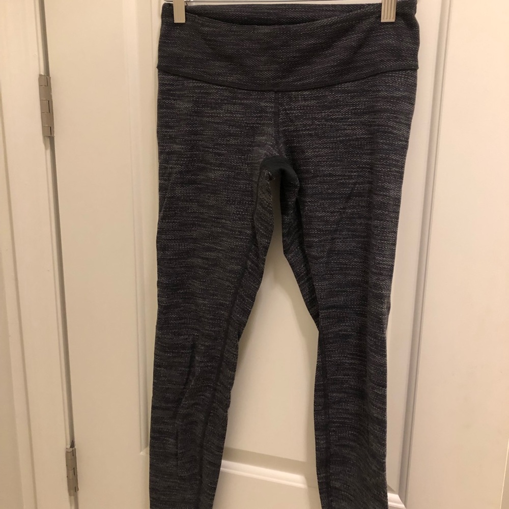 LULULEMON LEGGINGS SIZE 4